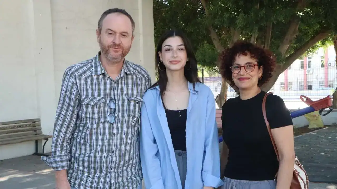 Adana’da İşitme Kaybıyla Doğan Azra Hayallerine Ses Verdi! 2